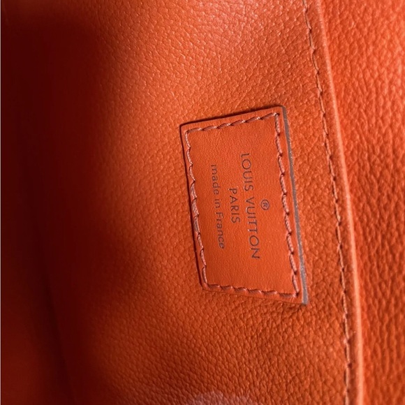 Louis Vuitton Toiletry Monogram Pouch 26 Orange Epi Leather - Picture 5 of 8